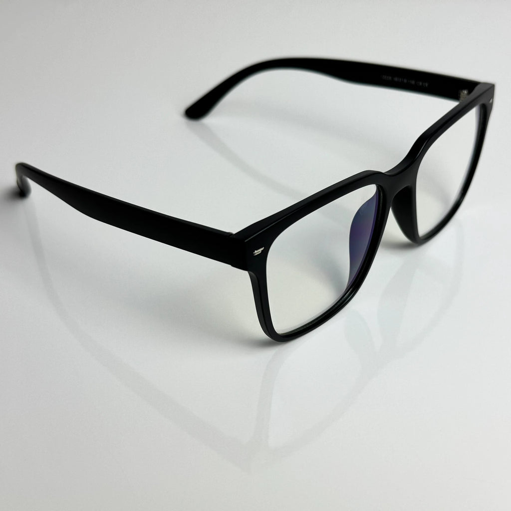 Blaulichtfilterbrille Cerulevo Modell Seruce schwarz mit transparenten Gläsern vorne linker Winkel