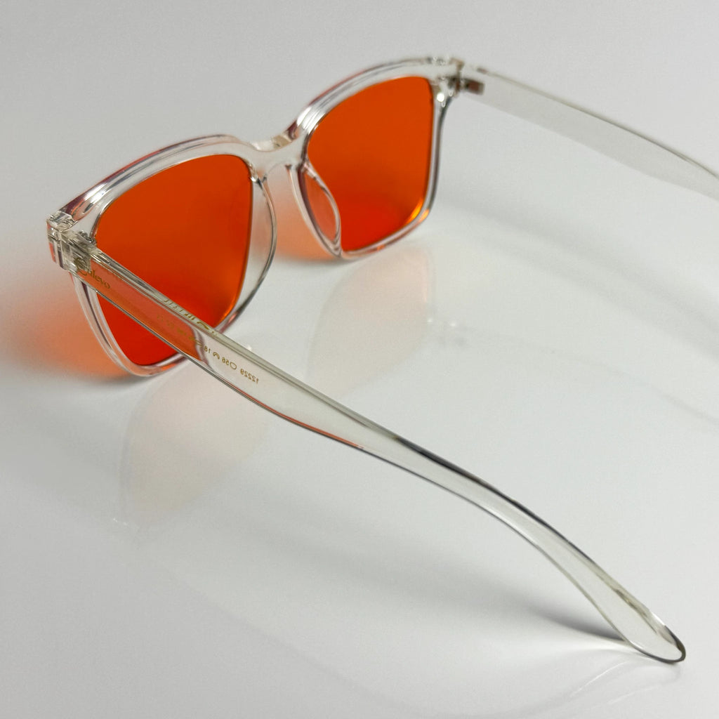 Blaulichtfilterbrille Cerulevo Modell Seruce transparent mit orangenen Gläsern hinten linke Seite
